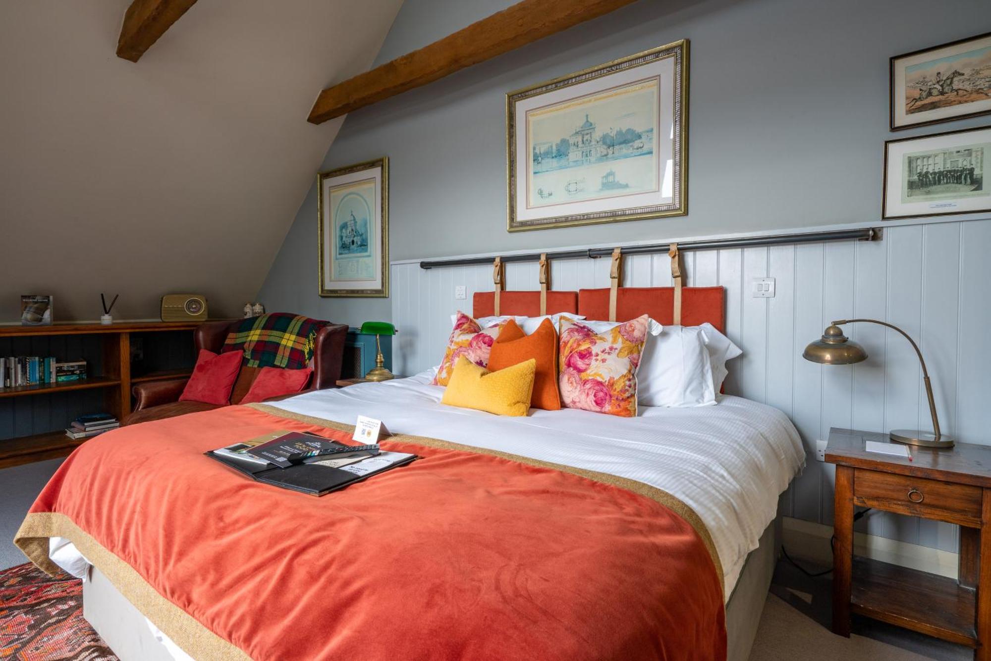 The Anchor Inn Lower Froyle Экстерьер фото