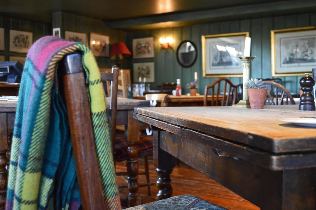 The Anchor Inn Lower Froyle Экстерьер фото